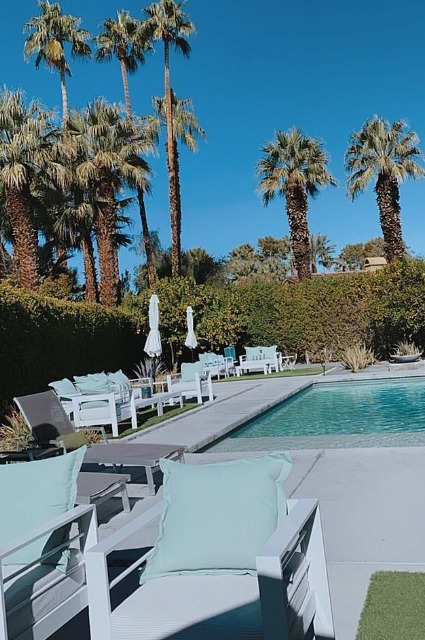 Беременная Эмили Ратажковски наслаждается солнечной погодой в Лос-Анджелесе Беременная Эмили Ратажковски наслаждается солнечной погодой в Лос-Анджелесе Экстерьер