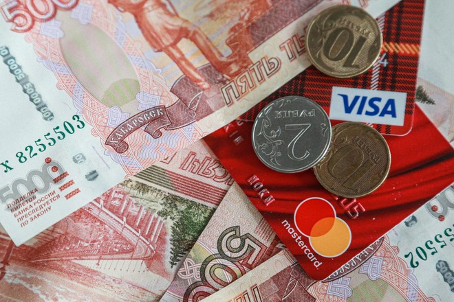 Visa и MasterCard назвали конкуренцию опасностью на российском рынке