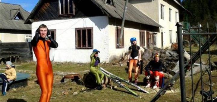 хохлы на лыжах без снега, Украина