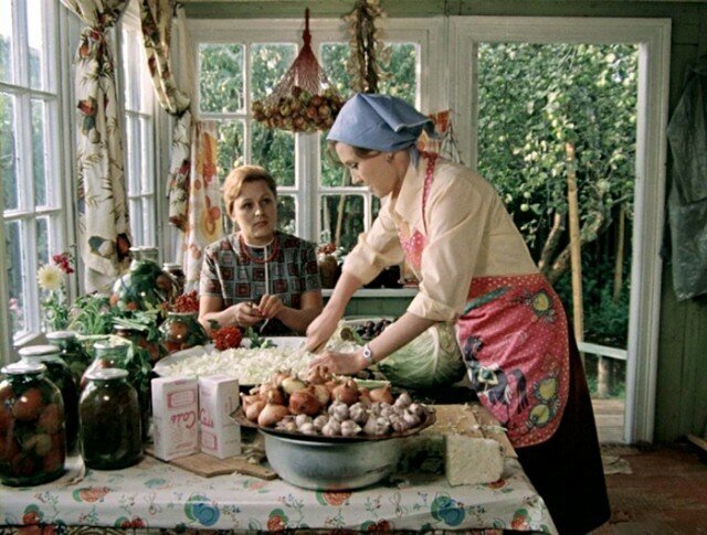 Граждане СССР ели мясо почти даром, а деликатесную рыбу скармливали кошкам 