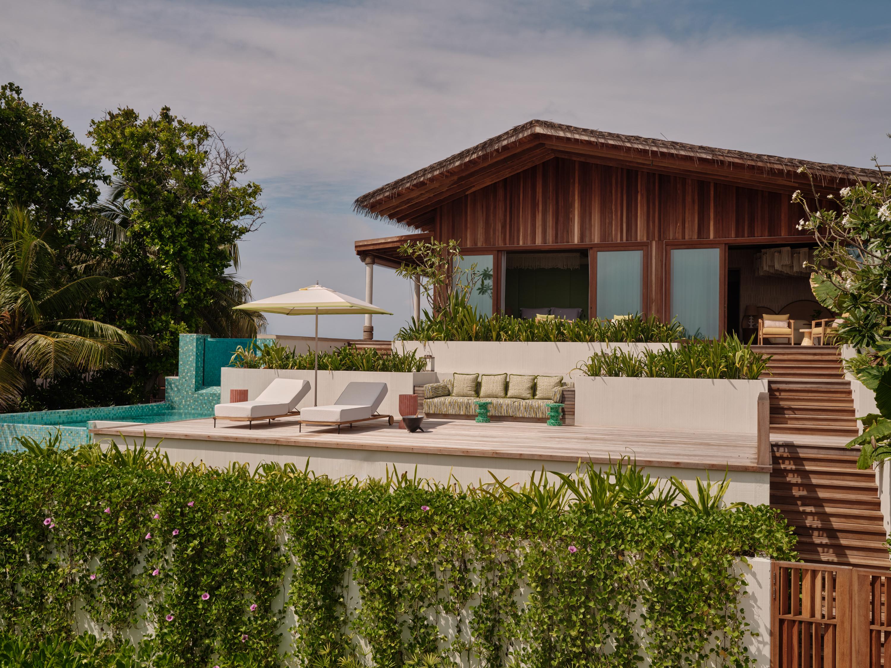 Победить стресс, подружиться с черепахой и прикоснуться к Луне: чем заняться в отпуске в апреле 2026 можно, делать, Beach, посмотреть, стоит, Maldives, поесть, здесь, который, просто, Sugar, Grand, звездами, острове, Главное, Tremezzo, программу, Ambre, курорте, Hotel