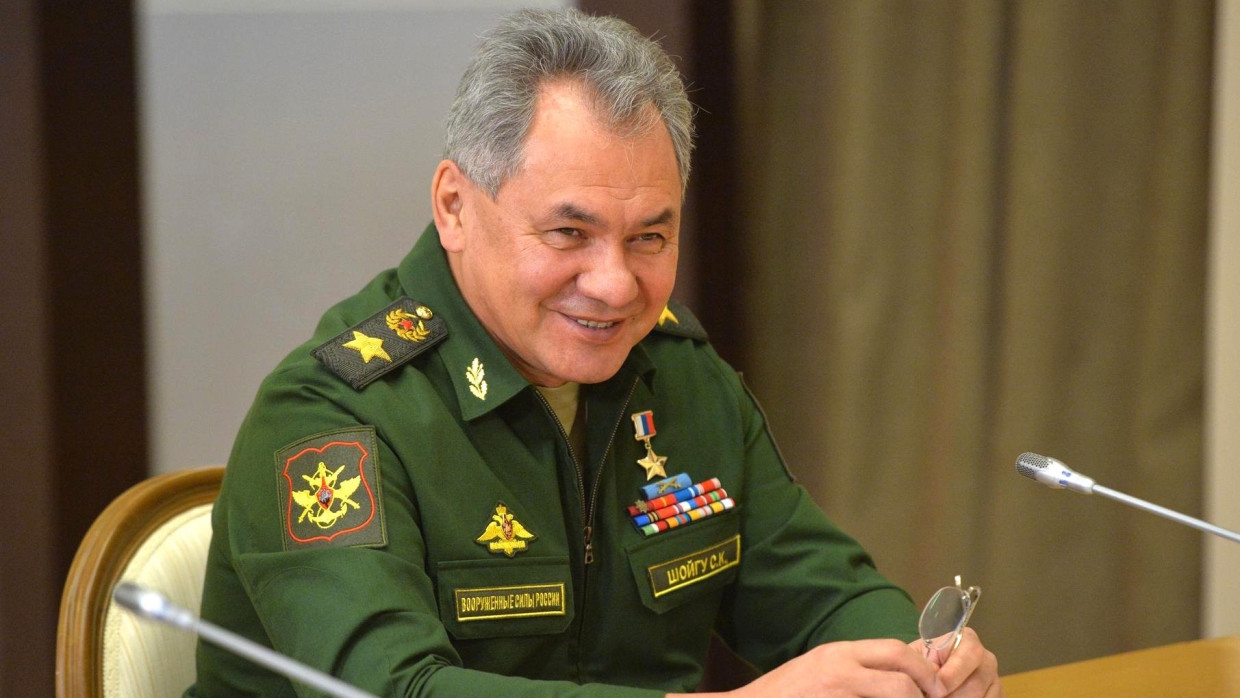 Шойгу назвал места в России, где мечтает побывать Шойгу назвал места в России, где мечтает побывать Общество