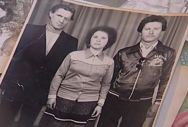 Убитая бандой Тропиканки Валентина Мишагина (в центре) 