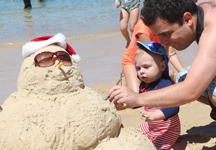 Австралийцы отметили Рождество на пляжах 