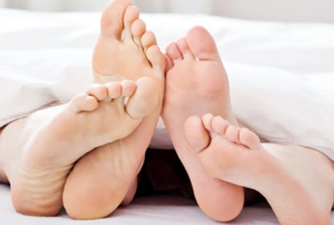 Вот что ноги вашего партнера могут рассказать о ваших отношениях