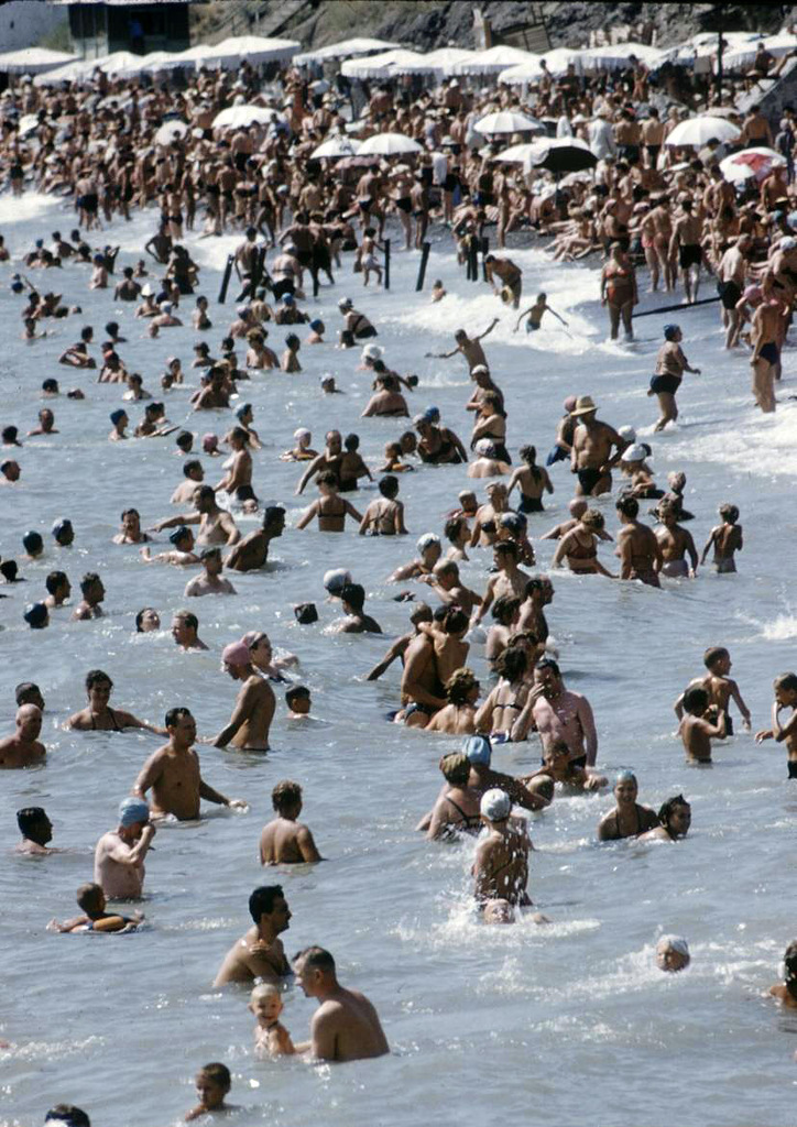 Цветной Крым 1958 года . Фотограф журнала "Лайф" Говард Сохурек Дальние дали