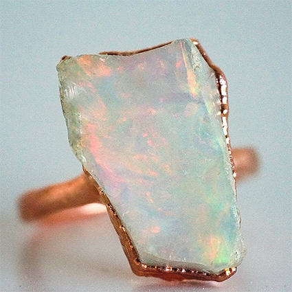 Лунный камень, дай мне сил: как найти свой талисман среди минералов и что они значат Новости моды