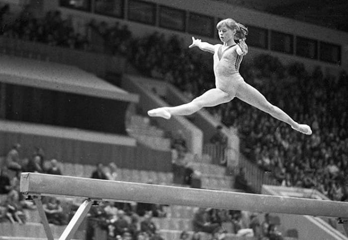 Знаменитая гимнастка, судьбу которой сломало стремление к рекордам в спорте | Фото: championat.com
