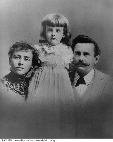 Уильям Портер с семьёй (дочь Маргарет и супруга Этол) в начале 1890-х.