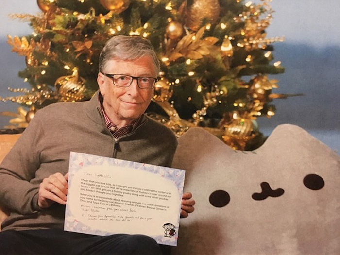 secret-santa-gifts-reddit-bill-gates-viettellc-1