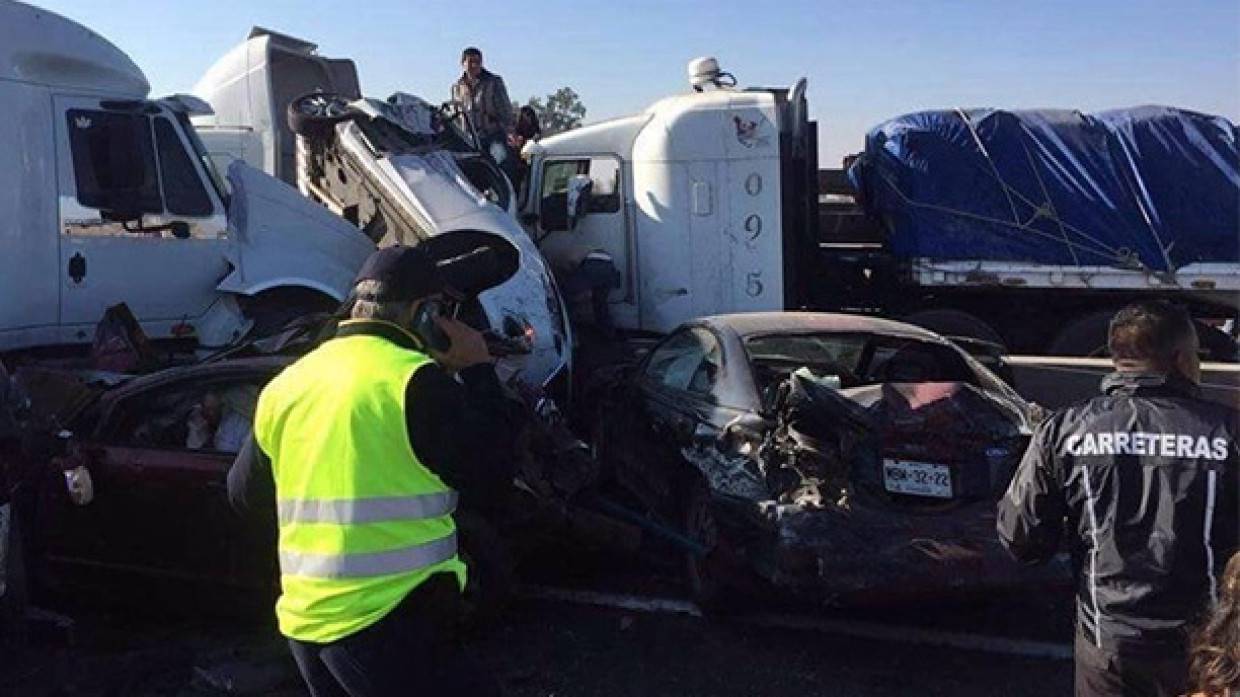 Около 20 человек погибли в ДТП с грузовиком в пригороде столицы Мексики