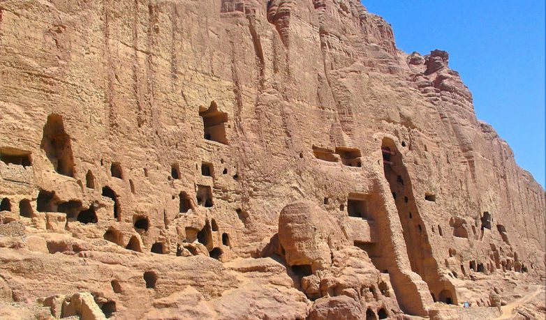 Жизнь в камне: уникальные города в скалах разных стран здесь, пещеры, использовались, когда, качестве, являются, нашли, которые, Бандиагара, сейчас, Сейчас, древних, города, Бамиян, людей, защитить, построена, излюбленным, Крепость, монгольских