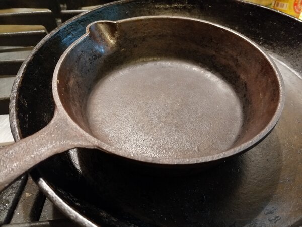 Почему я вернула в обиход чугунные сковородки