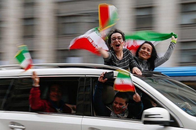 Девушки из Ирана без паранджи на ЧМ 2018 болельщицы, девушки, факты, футбол
