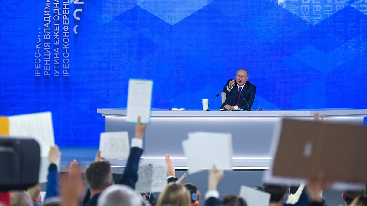Президент России Владимир Путин 14 декабря проведет прямую линию и ежегодную большую пресс-конференцию, сообщил пресс-секретарь главы государства Дмитрий Песков.