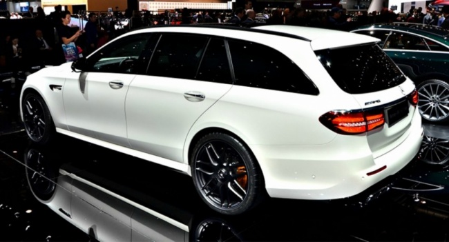 Быстрые автомобили, которые выглядят медленными Автомобили