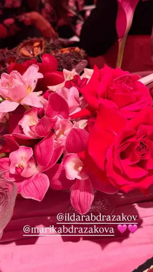 Торт с лепестками роз, виды на Кремль и Ксения Собчак среди гостей: оперный певец Ильдар Абдразаков отметил 10-ю 