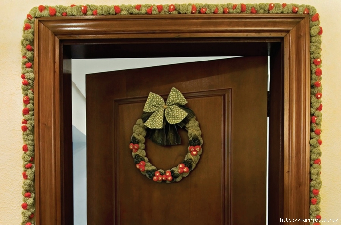 Как украсить входную дверь к празднику помпонами украсить, входную, дверь, празднику, помпонами, цветочками
