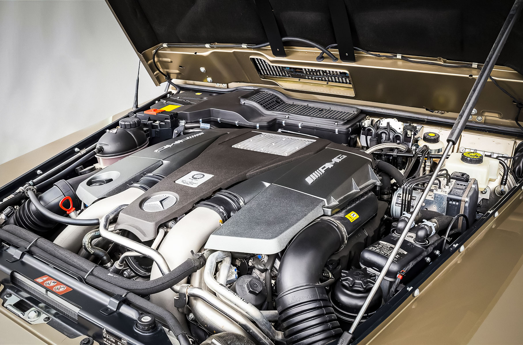 Шестиколесный «Гелик» с минимальным пробегом продают за 79 миллионов рублей Новости