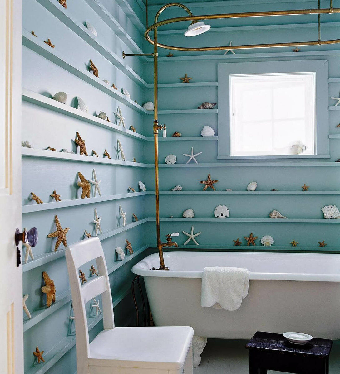 Ванная комната редко используется для создания стильного интерьера. Чаще всего ее делают просто удобной и привлекательной без изысков и трендовых деталей.-10