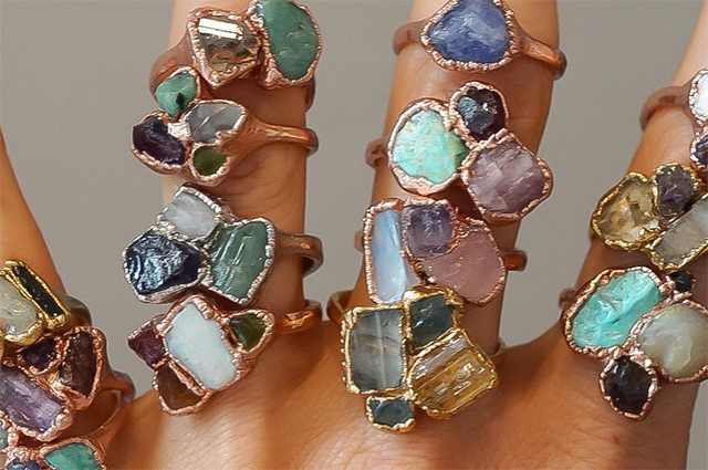 Лунный камень, дай мне сил: как найти свой талисман среди минералов и что они значат