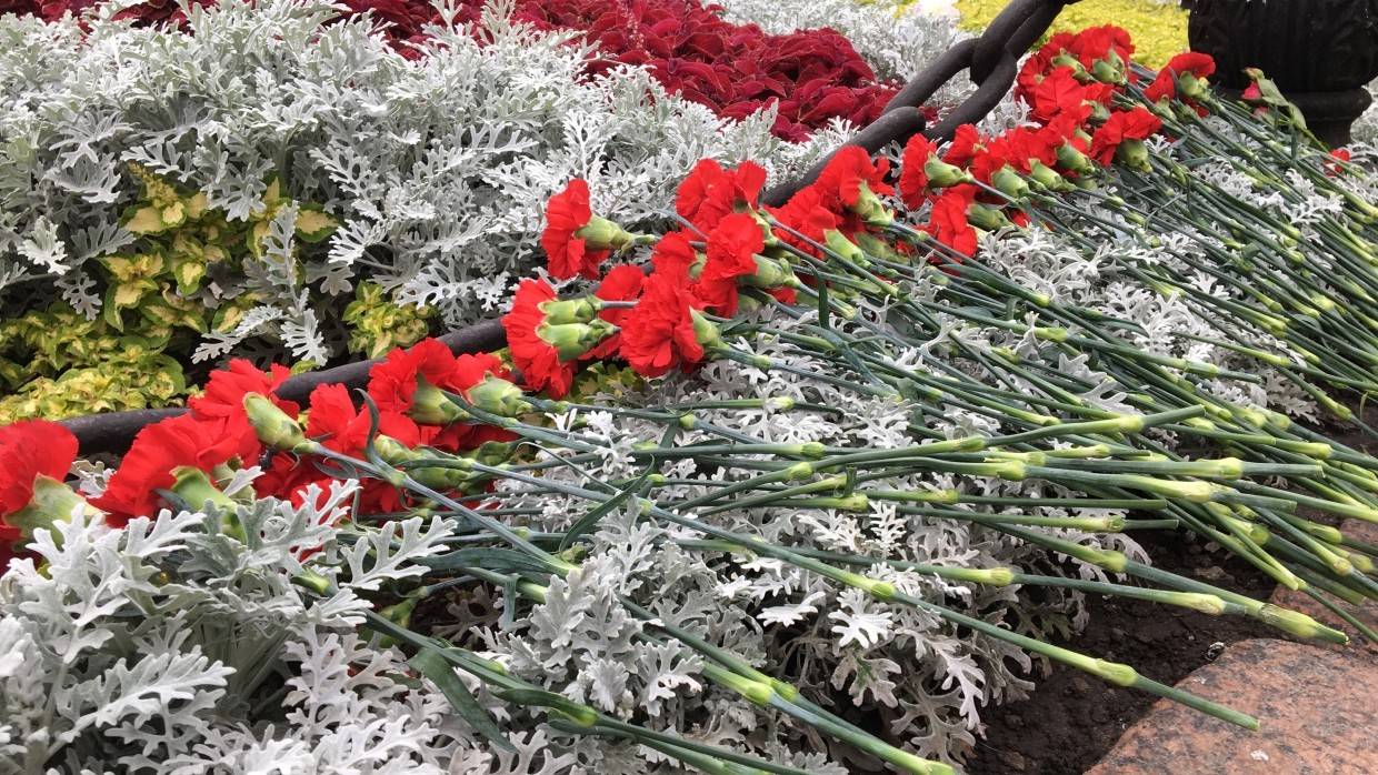 Панихида по погибшим горнякам на «Листвяжной» началась в храмах Кузбасса