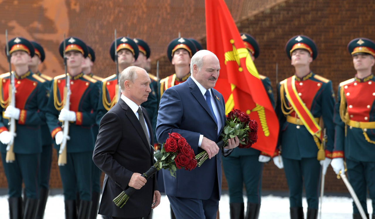 Богдан Безпалько: Лукашенко может готовиться к национализации “дочек” российских компаний