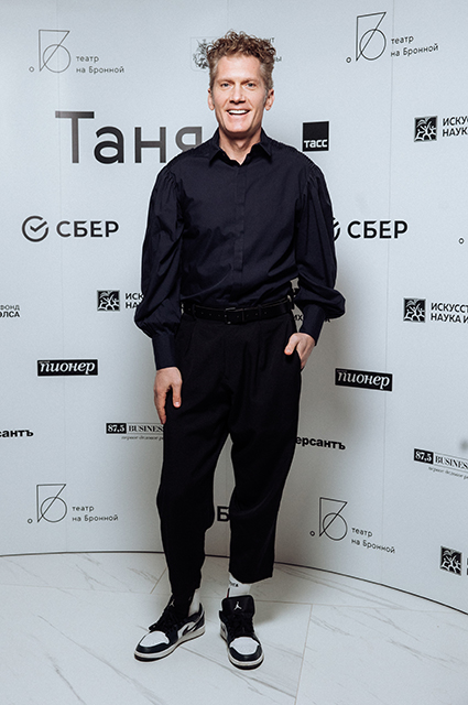 Dress Code. В Москве после реконструкции открылся Театр на Бронной. Среди гостей — Ксения Собчак, Людмила Нарусова, Светлана Бондарчук Dress Code. В Москве после реконструкции открылся Театр на Бронной. Среди гостей — Ксения Собчак, Людмила Нарусова, Светлана Бондарчук Светская жизнь