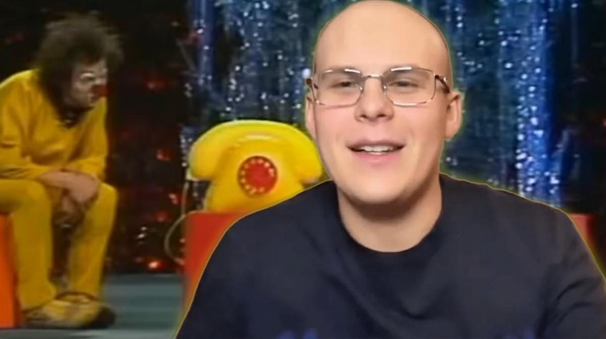 Что за мем «Возьми телефон, детка»?