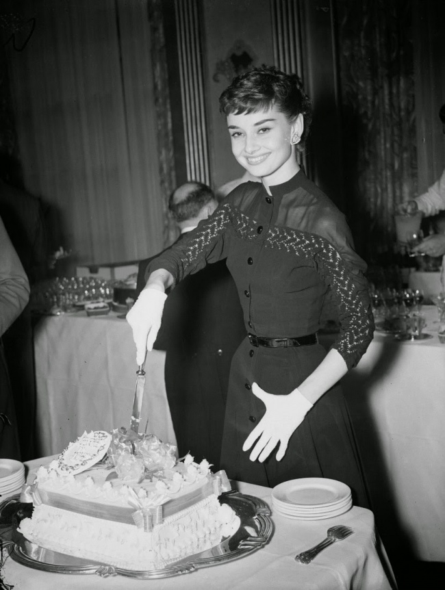 20 редких фотографий неподражаемой Одри Хепберн