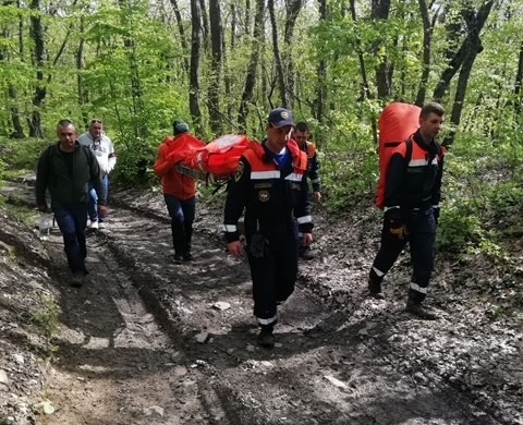 В районе Старого Крыма женщина получила травму ноги. Помог «КРЫМ-СПАС»