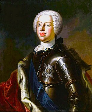 Антон Ульрих родился 28 августа 1714 года в Беверне (Нижняя Саксония). Он был вторым сыном герцога Фердинанда Альбрехта II  Брауншвейг-Бевернского.-3