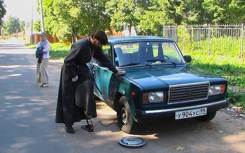 Доходы священнослужителей в России и других странах – мифы и правда Доходы священнослужителей в России и других странах – мифы и правда доходы,общество,религия,священнослужители,церковь