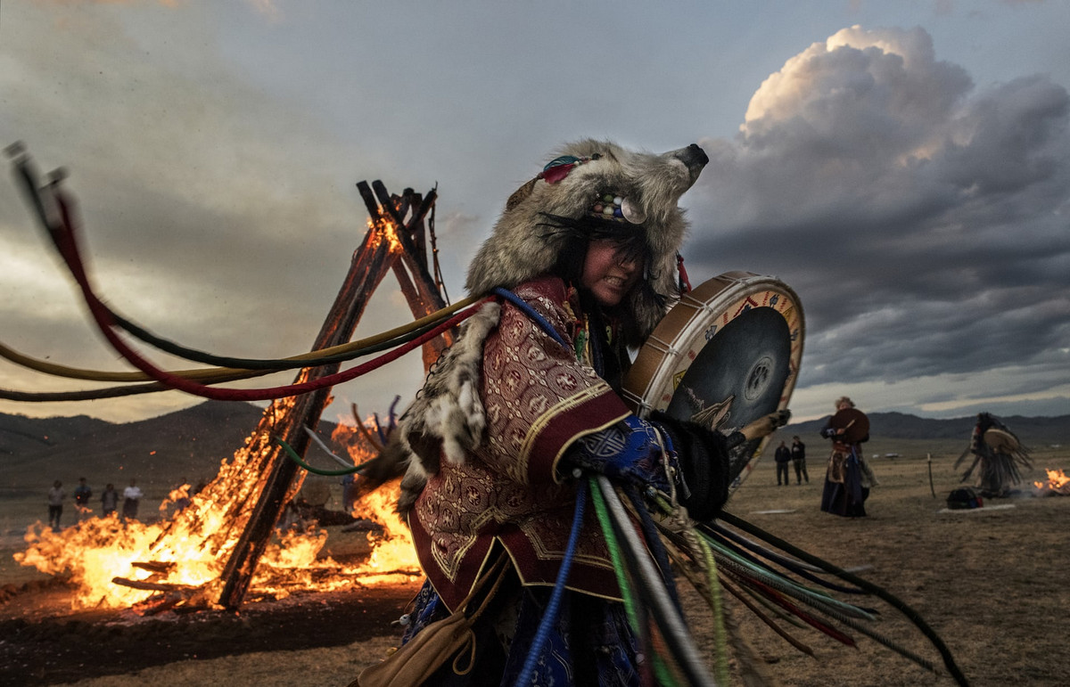 Shamanskie-ritualy-v-Mongolii 9