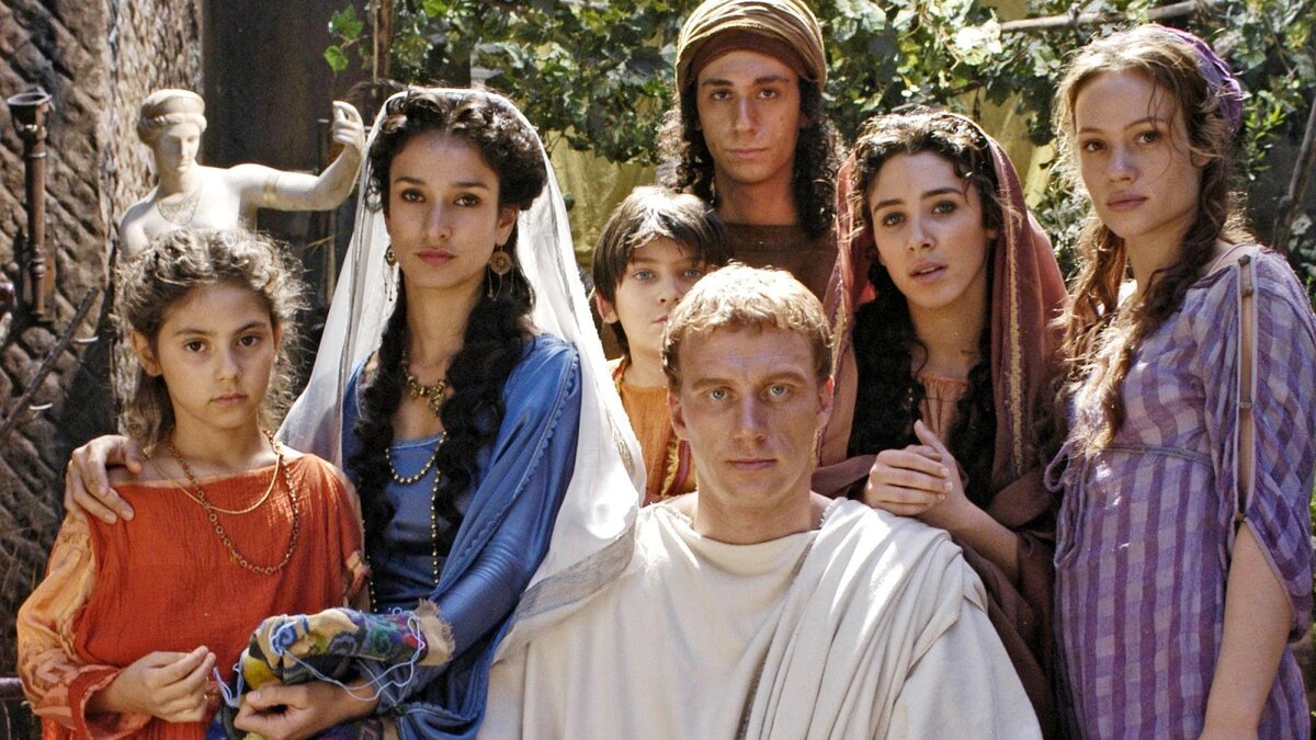 Луций Ворен и его семейство. Кадр из сериала «Рим».