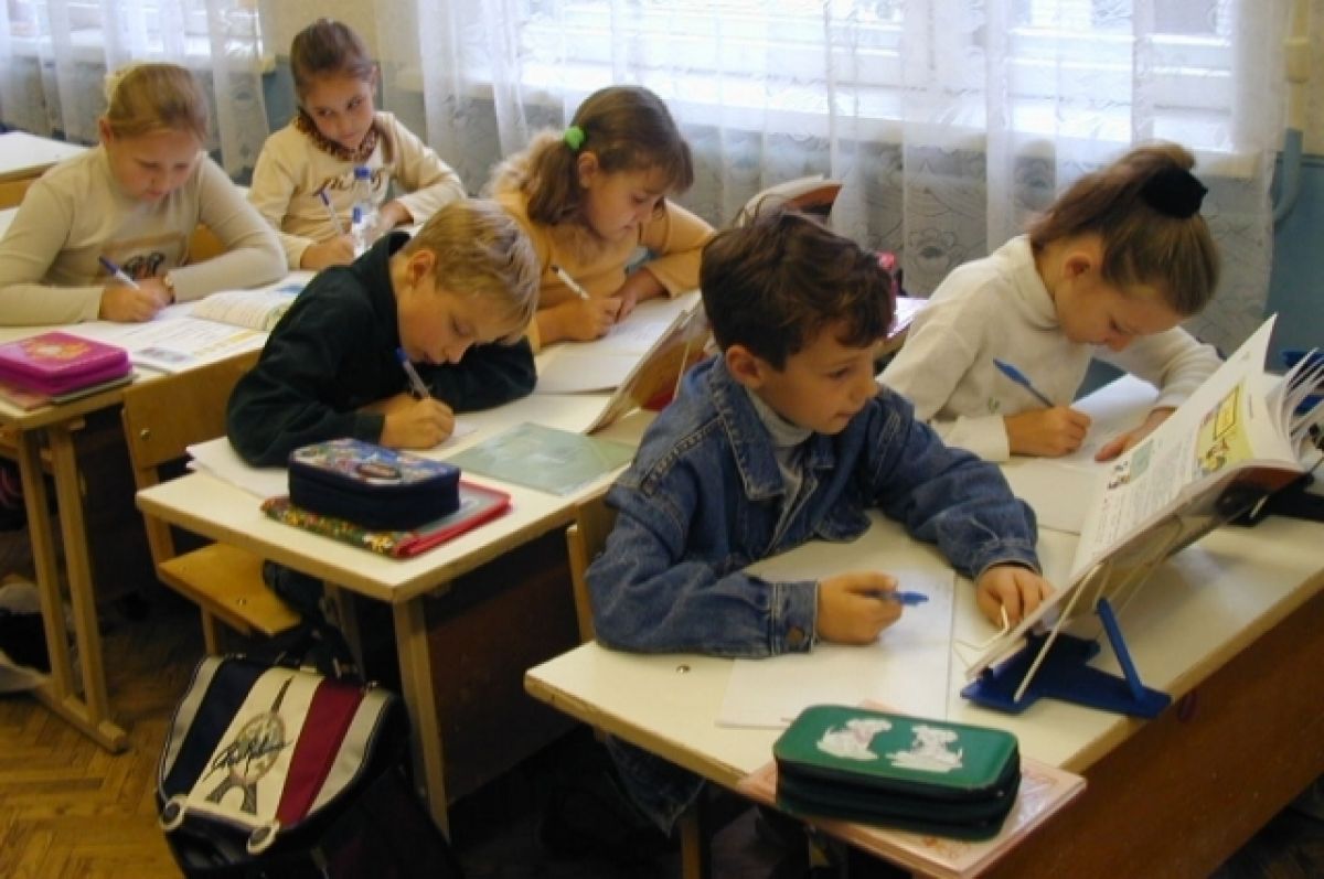 Минпросвещения России направило в школы Донбасса учебные программы