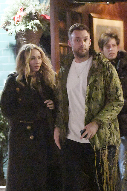 Дженнифер Лоуренс и Кук Марони устроили романтический ужин в Нью-Йорке Дженнифер Лоуренс и Кук Марони устроили романтический ужин в Нью-Йорке звездные пары