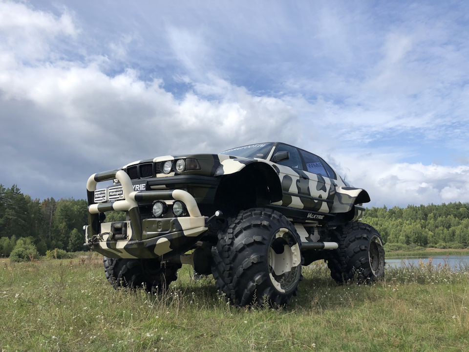 BMW Valkyrie: русско-немецкий бигфут за 3 миллиона автомобили,автомобиль,машины,тюнинг