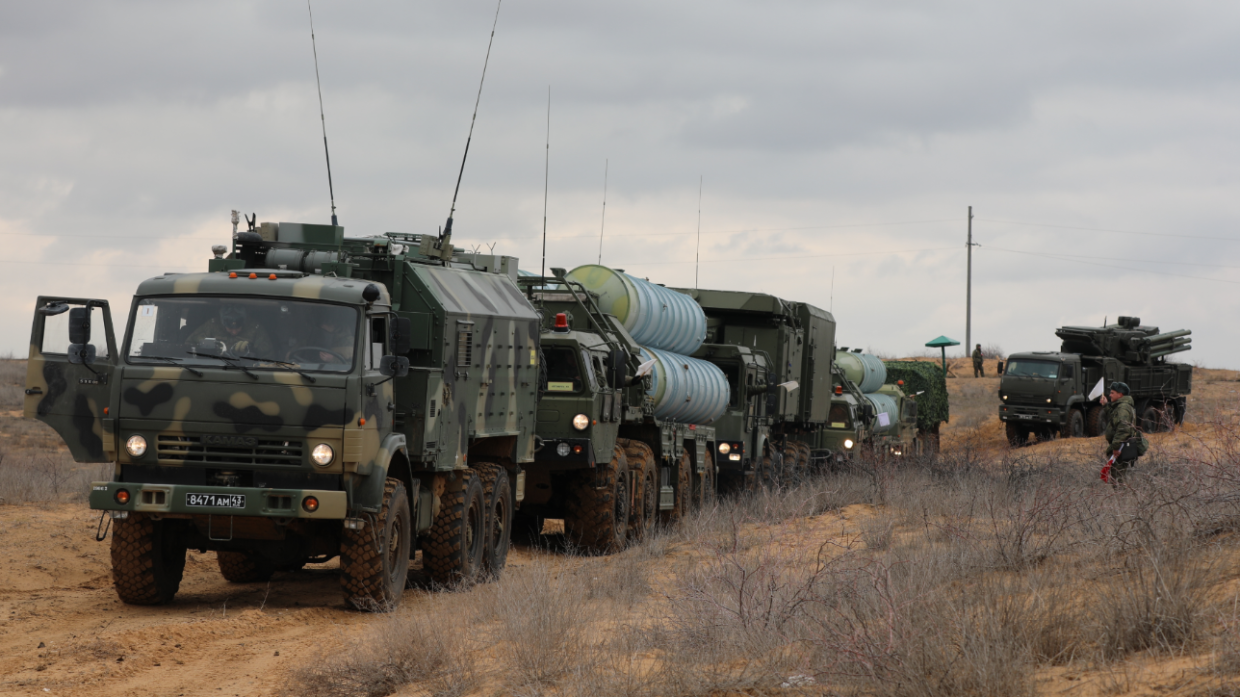 Российские войска перебрасывают в Узбекистан для участия в совместных учениях Армия