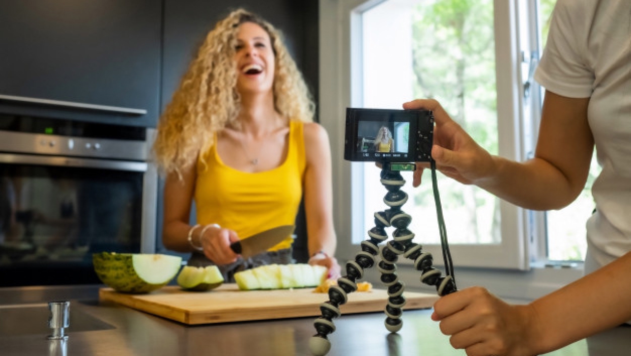 Эфир: Как и сколько зарабатывают блогеры в России, обсуждают в медиацентре «Патриот»