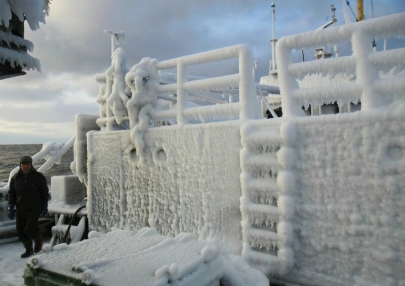 Обледенение судов или как влажный ледяной ветер топит корабли Обледенение судов или как влажный ледяной ветер топит корабли зима