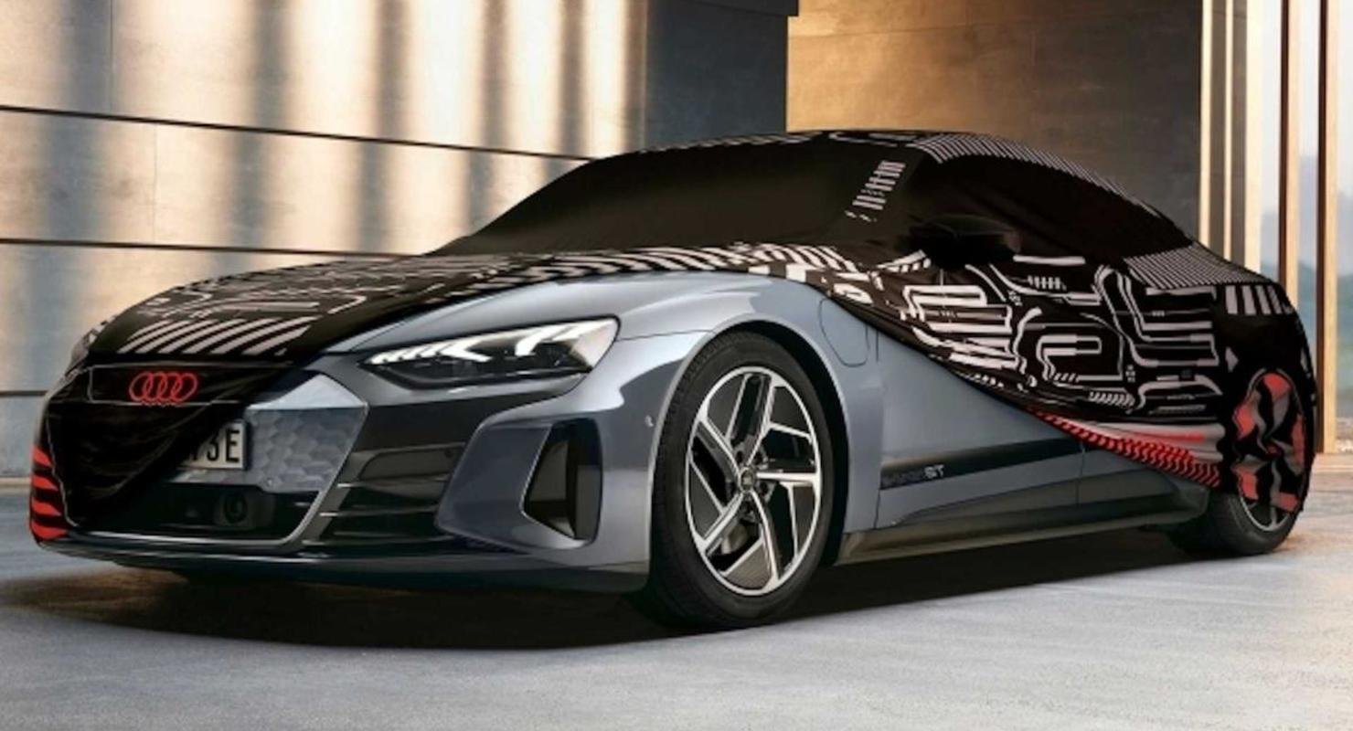 Электрический Audi E-Tron GT получил камуфляжный чехол с собственным изображением