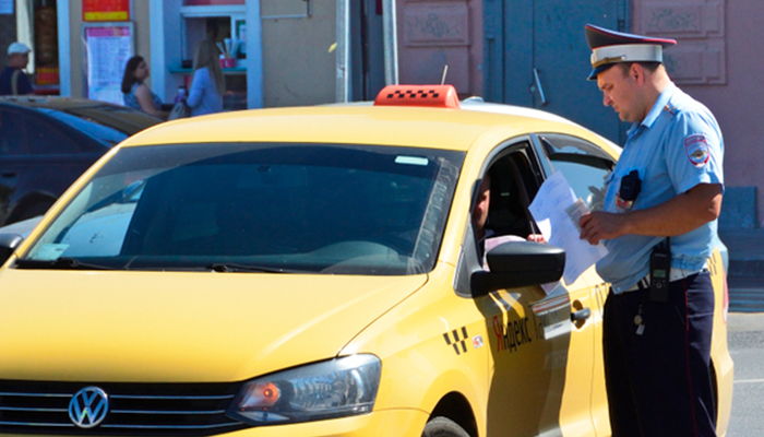 Полицейских приравняют к госсимволам: МВД собирается наказывать за клевету на сотрудников в соцсетях Полицейских приравняют к госсимволам: МВД собирается наказывать за клевету на сотрудников в соцсетях россия