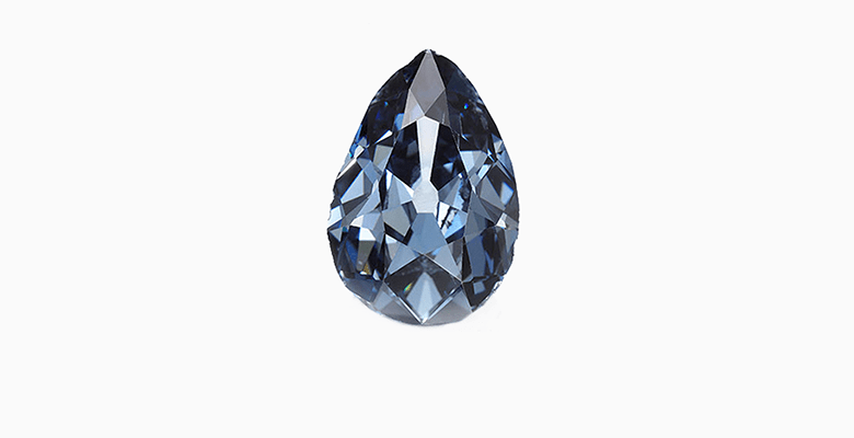 На аукционе Sotheby’s продали редкий голубой бриллиант