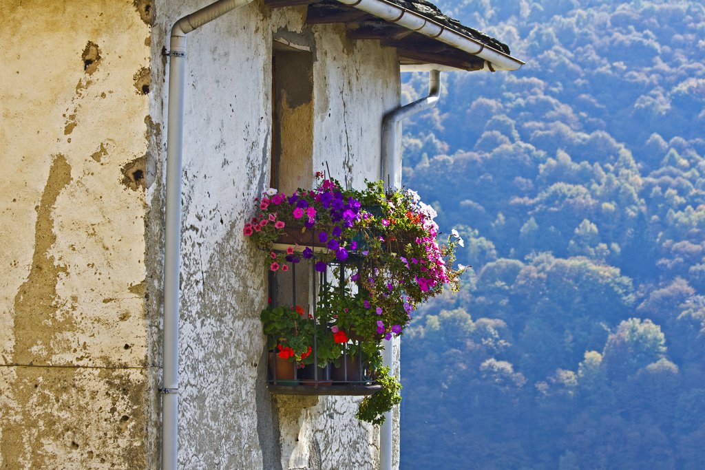 aurano italy 35 Worlds Most Beautiful Balconies