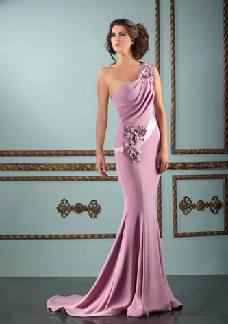 Прекрасные платья с люневильской вышивкой покоряют подиумы мира Прекрасные платья с люневильской вышивкой покоряют подиумы мира лучшее