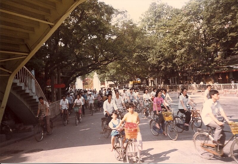 Как жил Китай в 1986, за 3 года до событий на Тяньаньмэнь Как жил Китай в 1986, за 3 года до событий на Тяньаньмэнь 1986,история,китай