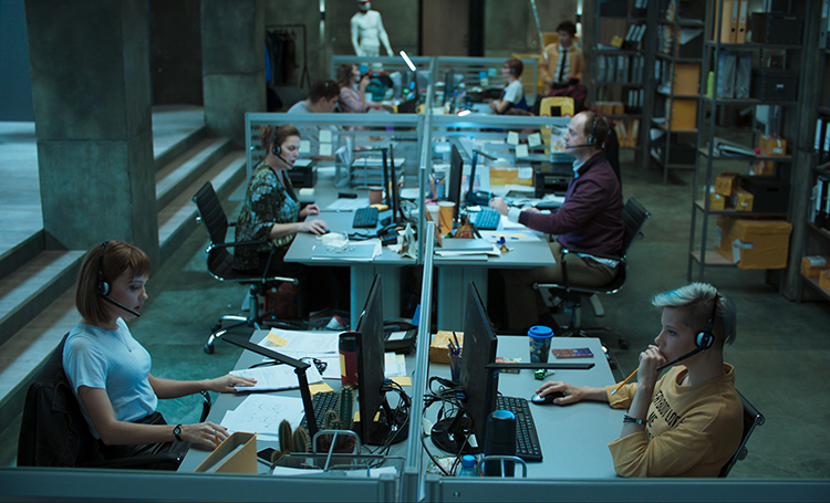 Пять причин посмотреть сериал "Колл-центр" с Павлом Табаковым и Юлией Хлыниной Пять причин посмотреть сериал "Колл-центр" с Павлом Табаковым и Юлией Хлыниной Кино,Сериалы