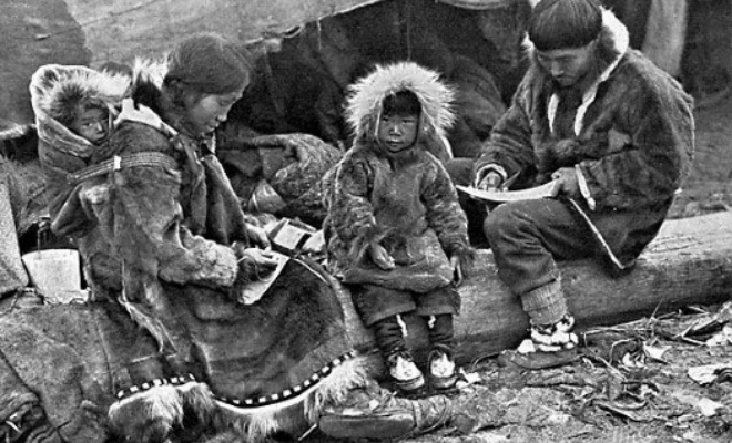 Путники всегда ночевали в деревне эскимосов на берегу, но в один из дней деревня оказалась пустой Культура