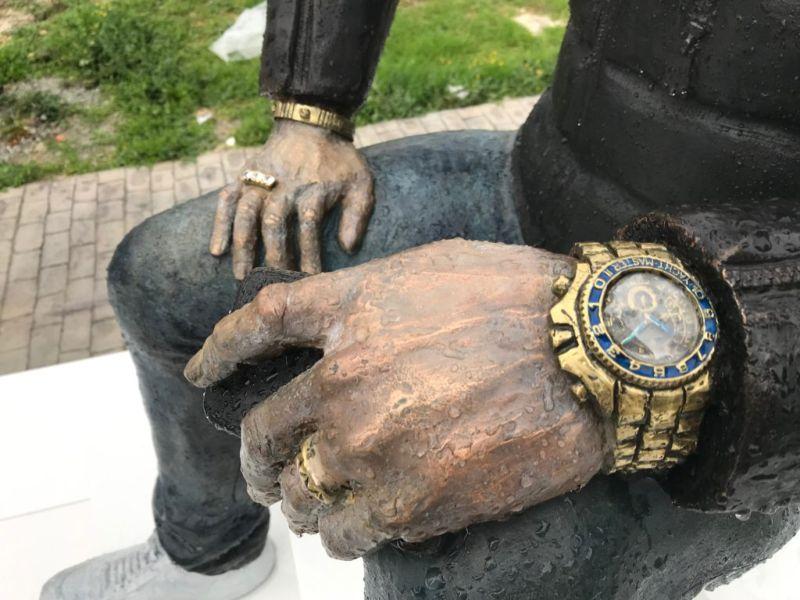 Памятник великому автоугонщику Памятник великому автоугонщику авто и мото,автоновости